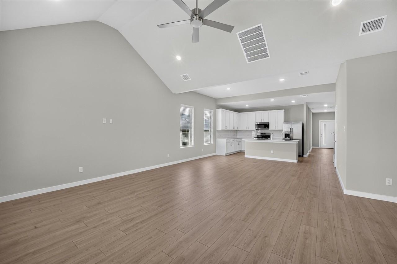 710 Summerberry Dr - Photo 5 of 19