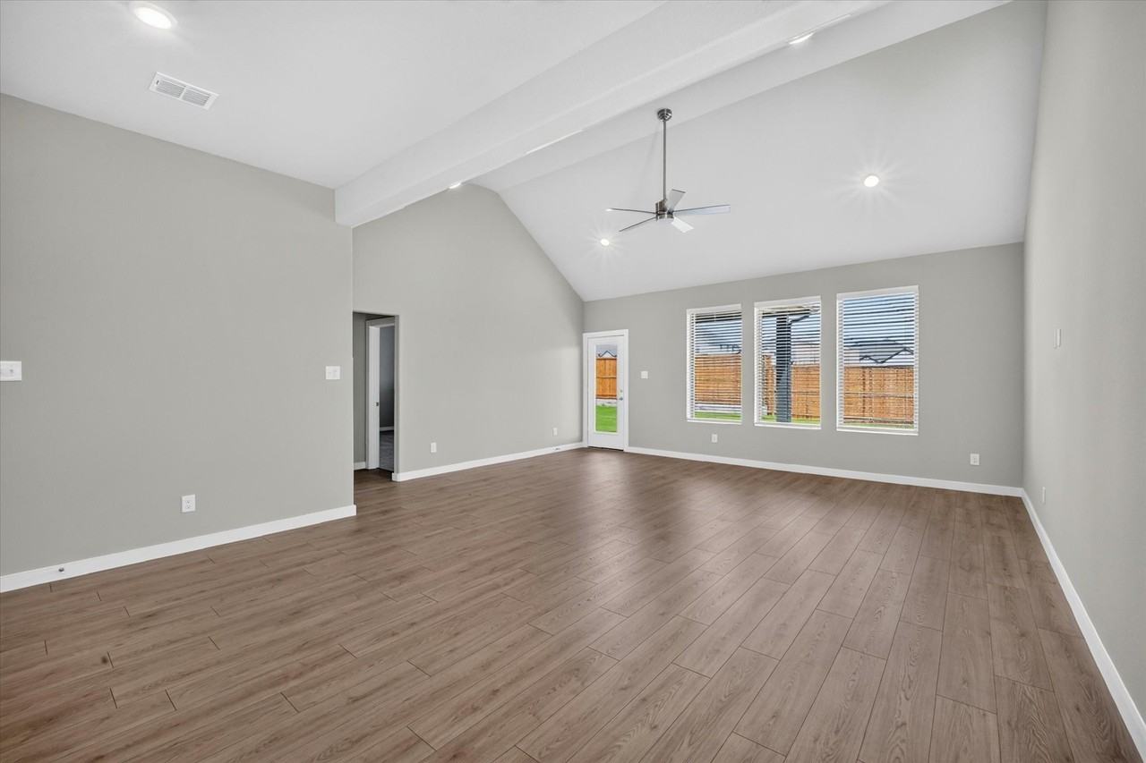 710 Summerberry Dr - Photo 6 of 19