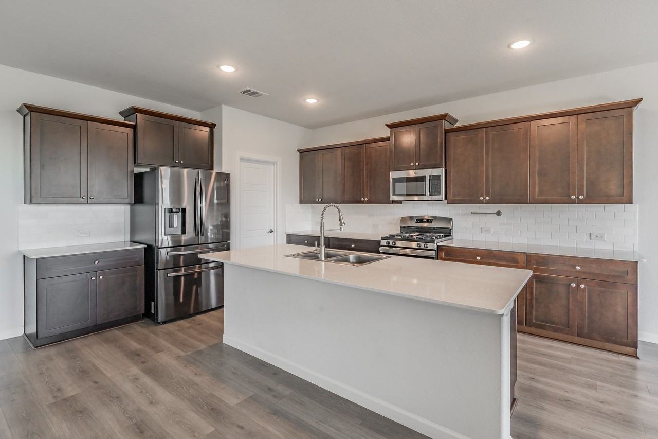 1221 Coralberry Dr - Photo 4 of 36