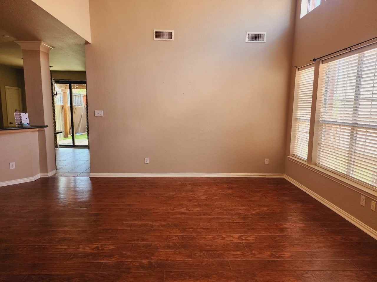 8115 Sycamore Dr - Photo 6 of 12
