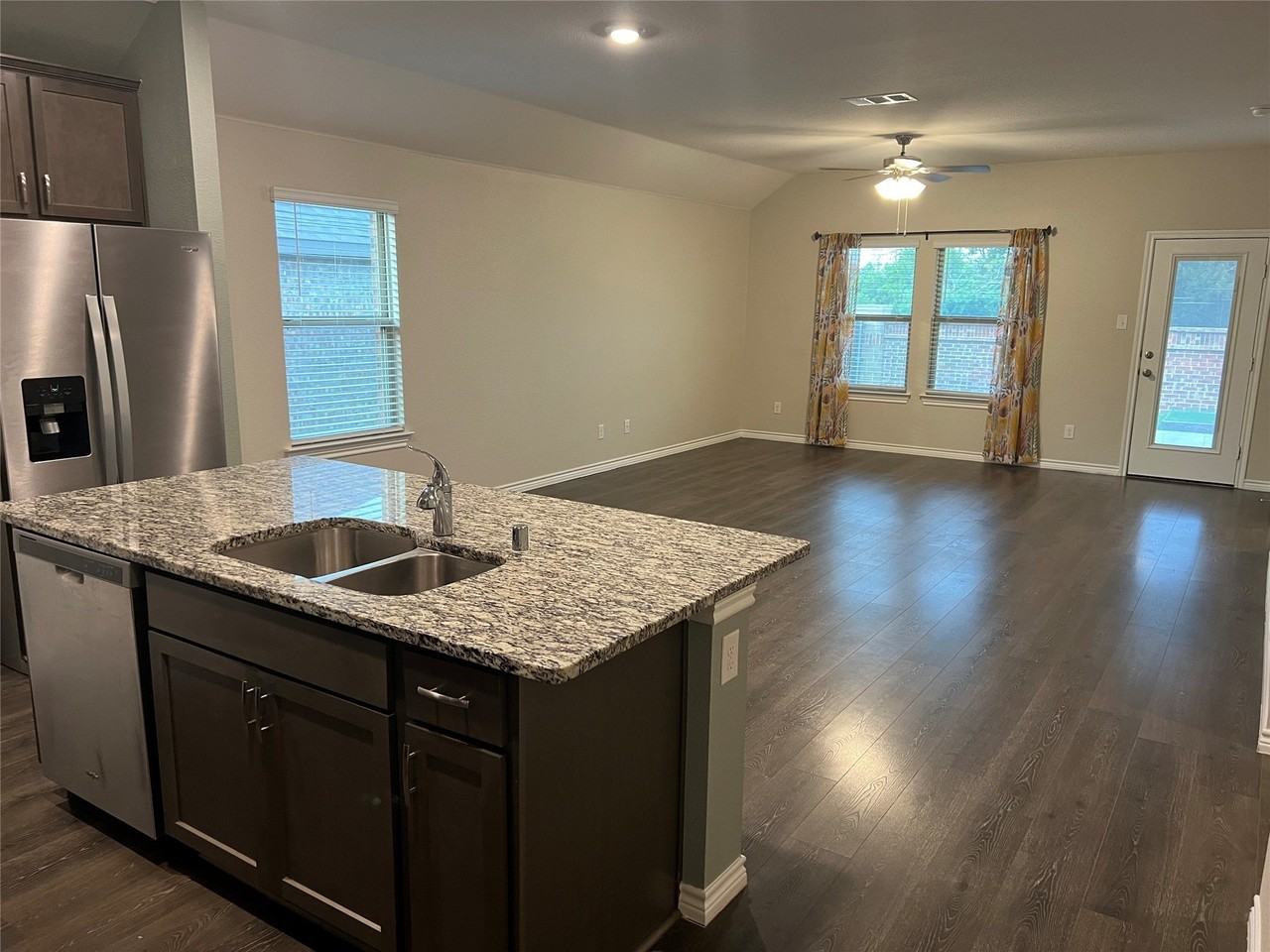1007 Branding Iron Ln - Photo 3 of 16