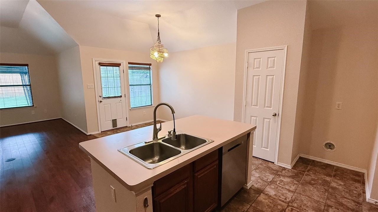 4308 Summer Star Ln - Photo 4 of 22