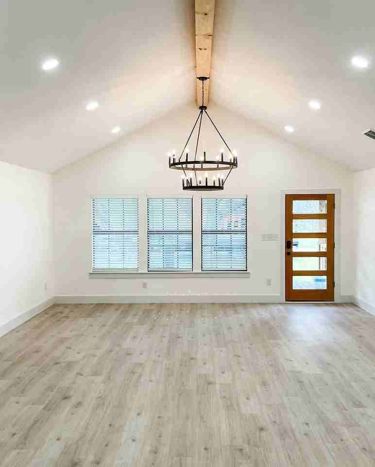 3211 N Central St - Photo 5 of 8