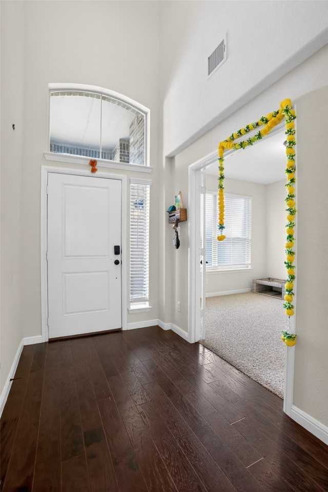 3912 Crater Cir - Photo 3 of 34