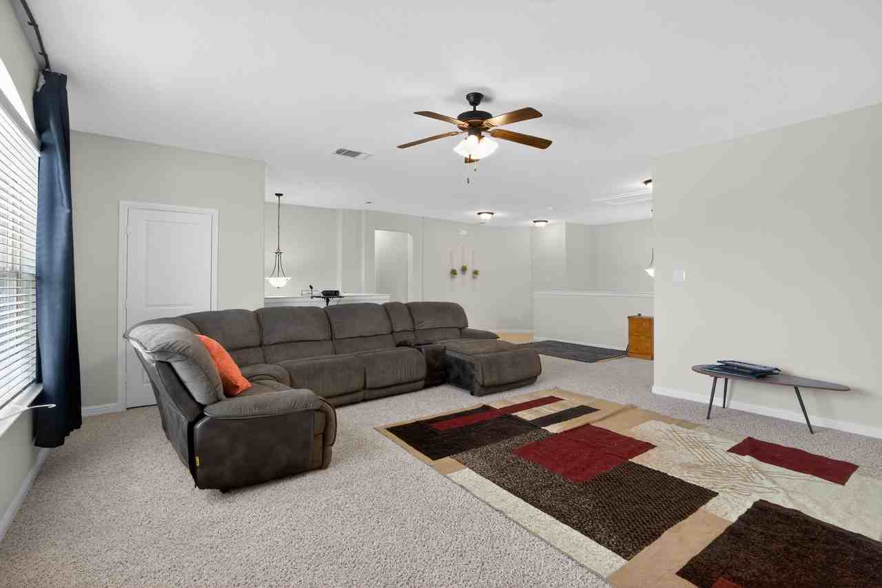 3912 Crater Cir - Photo 6 of 34