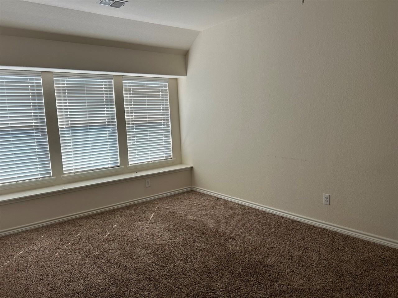 12045 Walden Wood Dr - Photo 6 of 35