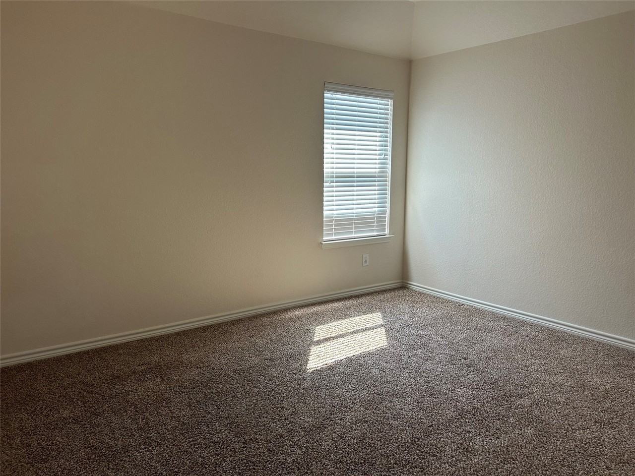 12045 Walden Wood Dr - Photo 7 of 35
