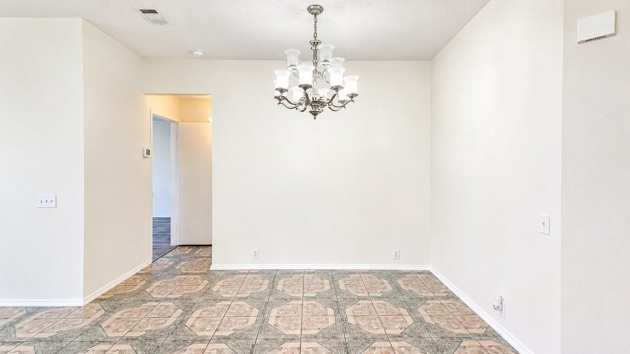 1407 Autumncrest Dr - Photo 5 of 18
