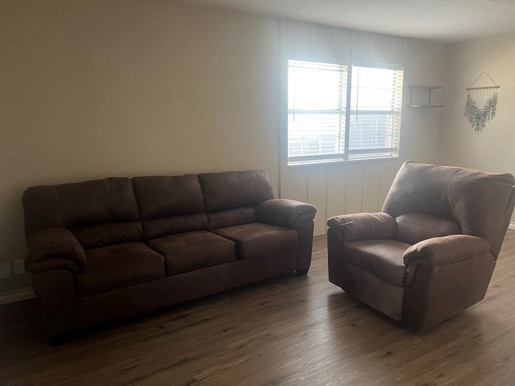 1206 W Missouri Ave #D - Photo 3 of 7
