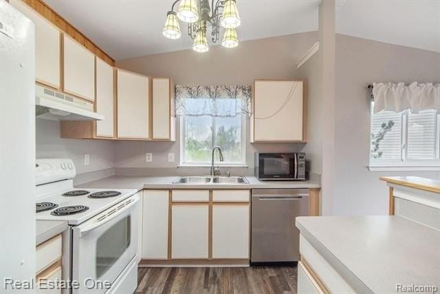 9527 Greenfield Ct - Photo 3 of 16