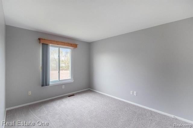 9527 Greenfield Ct - Photo 5 of 16
