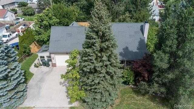 3930 Dunning Rd - Photo 2 of 49