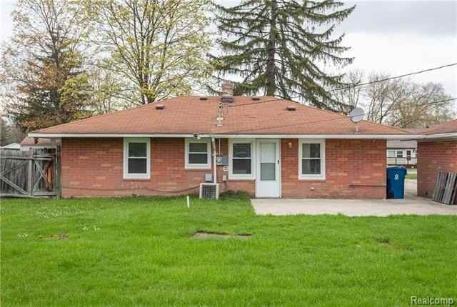 31733 Kathryn St - Photo 2 of 22