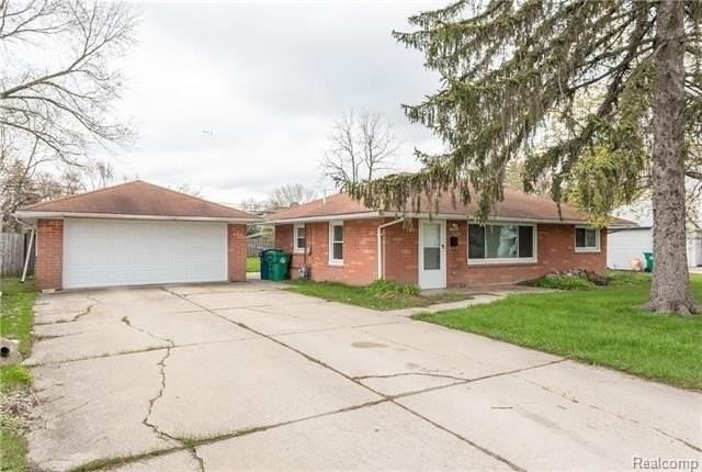31733 Kathryn St - Photo 3 of 22
