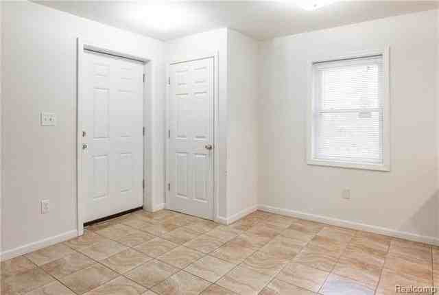 31733 Kathryn St - Photo 7 of 22