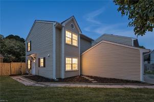 featured image of 10 Warwick Cir