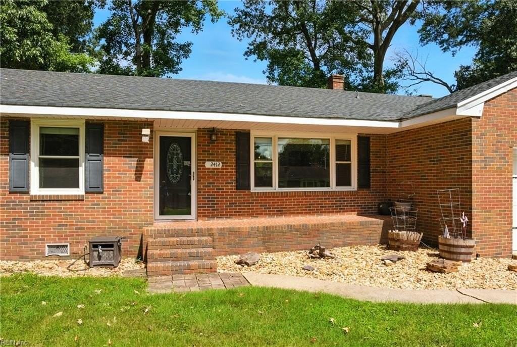 2412 Meiggs Rd - Photo 3 of 24