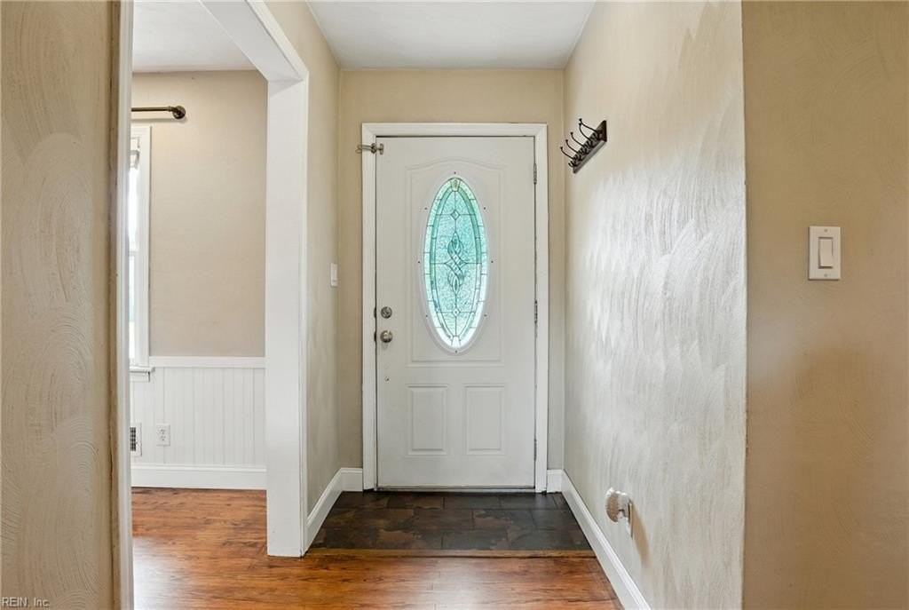 2412 Meiggs Rd - Photo 4 of 24