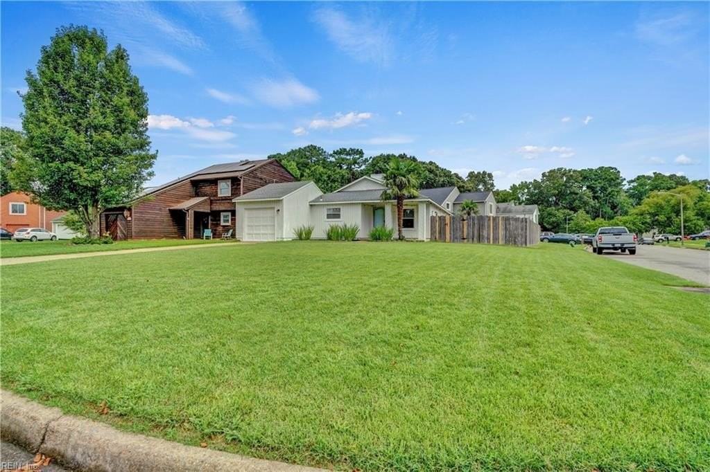1801 Colleen Ct - Photo 3 of 34
