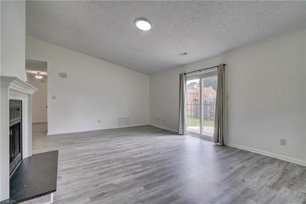 1801 Colleen Ct - Photo 5 of 34