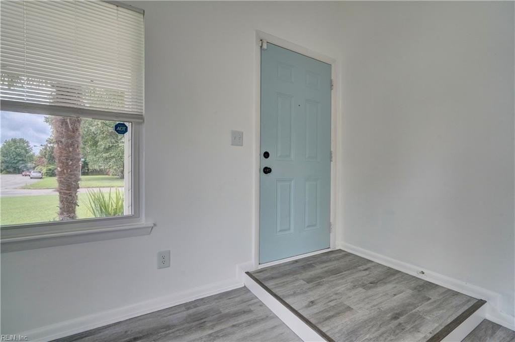 1801 Colleen Ct - Photo 6 of 34