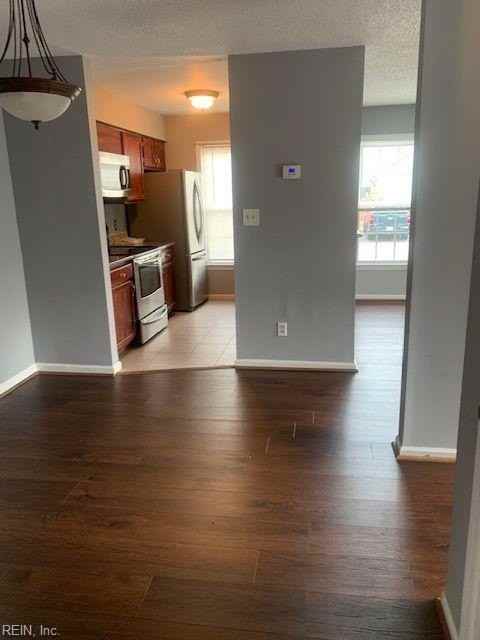 1433 Lake Huron Dr - Photo 5 of 15