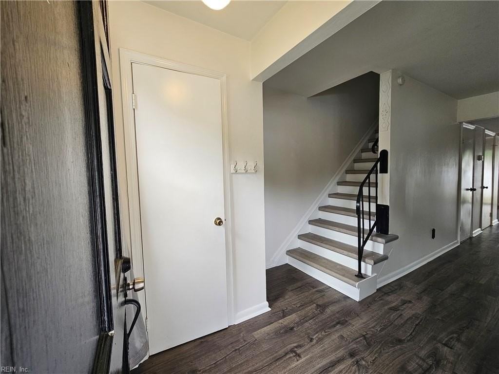 3339 Lakecrest Rd - Photo 3 of 23