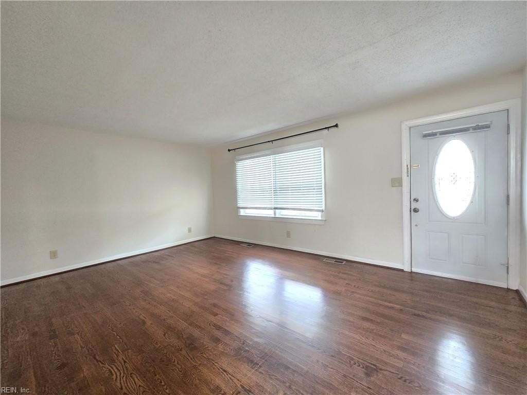 3840 S Plaza Trl - Photo 2 of 19