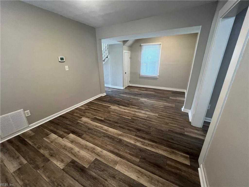 1419 W 27th St - Photo 6 of 23