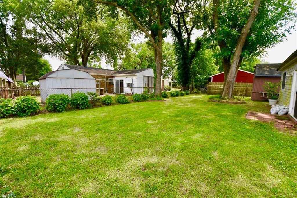 504 S Kings Point Rd - Photo 2 of 19