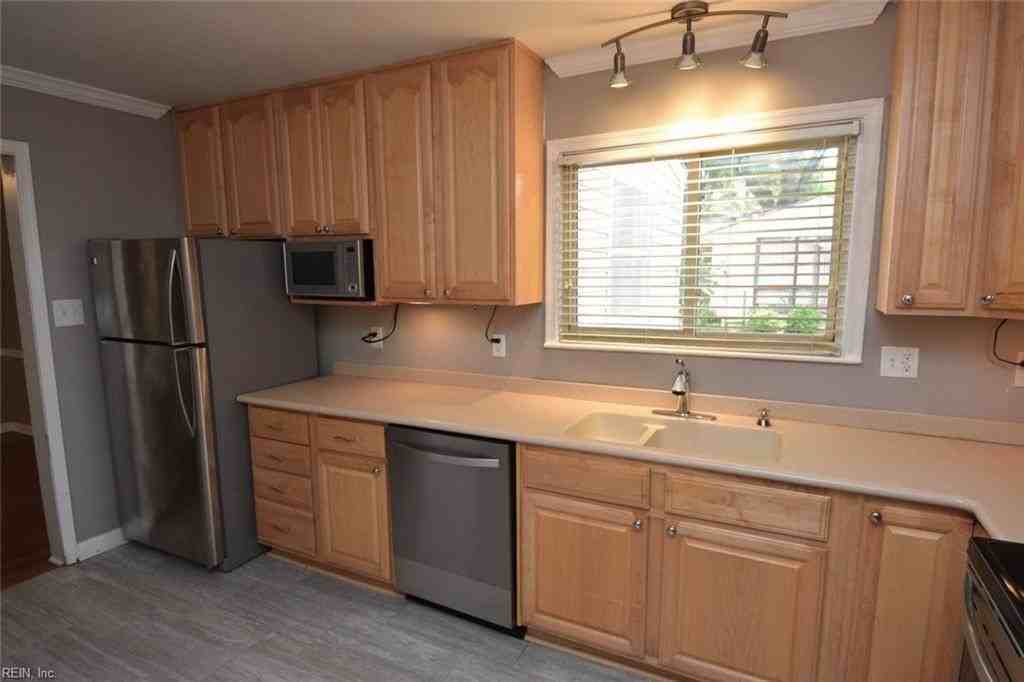 504 S Kings Point Rd - Photo 6 of 19