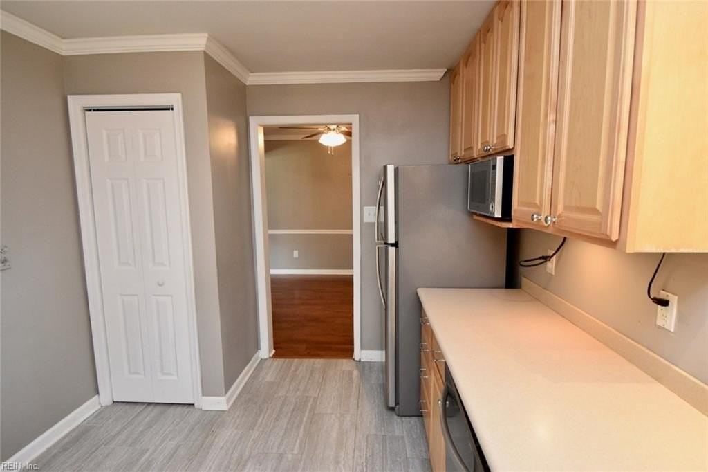504 S Kings Point Rd - Photo 7 of 19