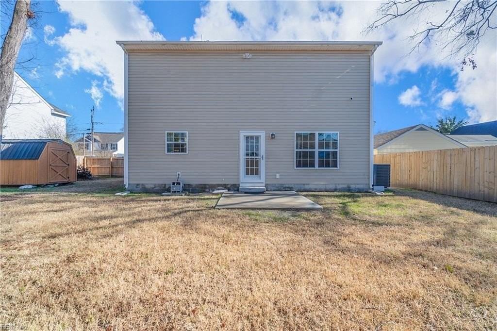 3011 Bapaume Ave - Photo 5 of 10
