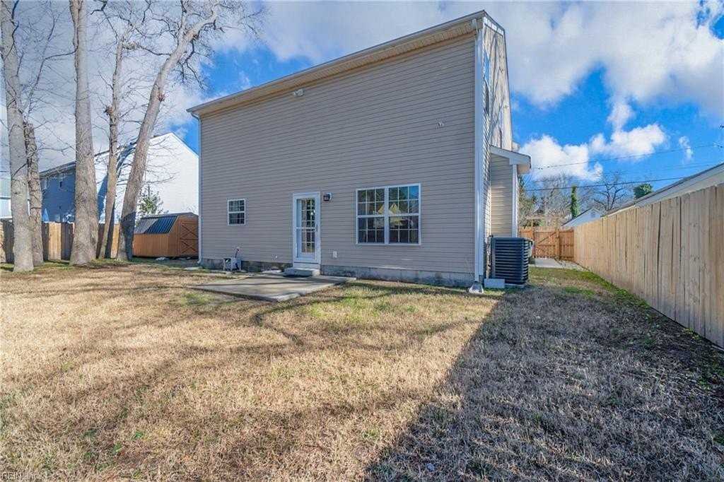 3011 Bapaume Ave - Photo 6 of 10