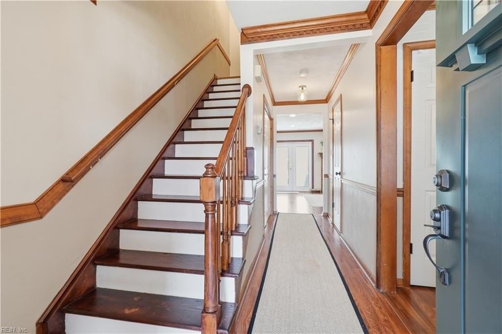 851 Sommerville Cres - Photo 4 of 26