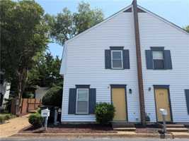 featured image of 374 Eaton St