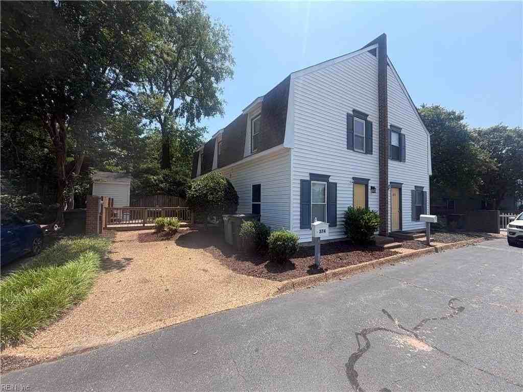 374 Eaton St - Photo 2 of 4
