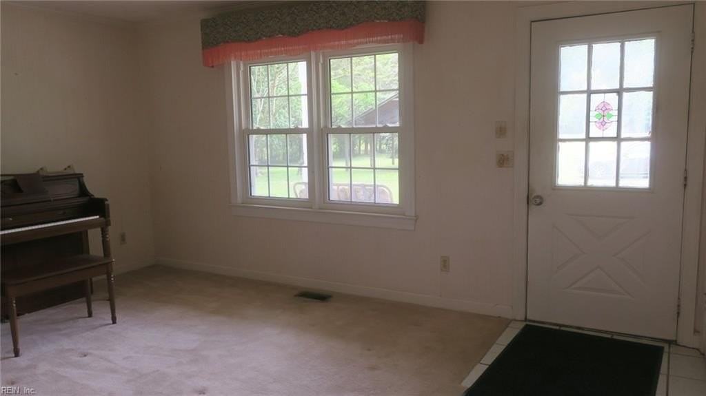 19475 Beechwood Ln - Photo 6 of 23