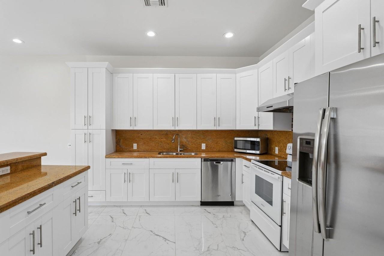 819 Sw 7th Ave - Photo 4 of 38