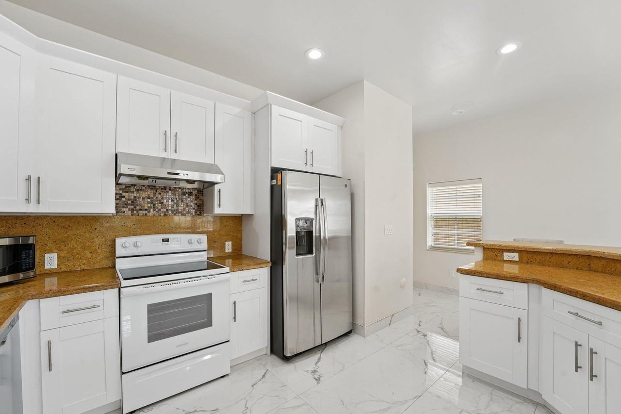 819 Sw 7th Ave - Photo 6 of 38