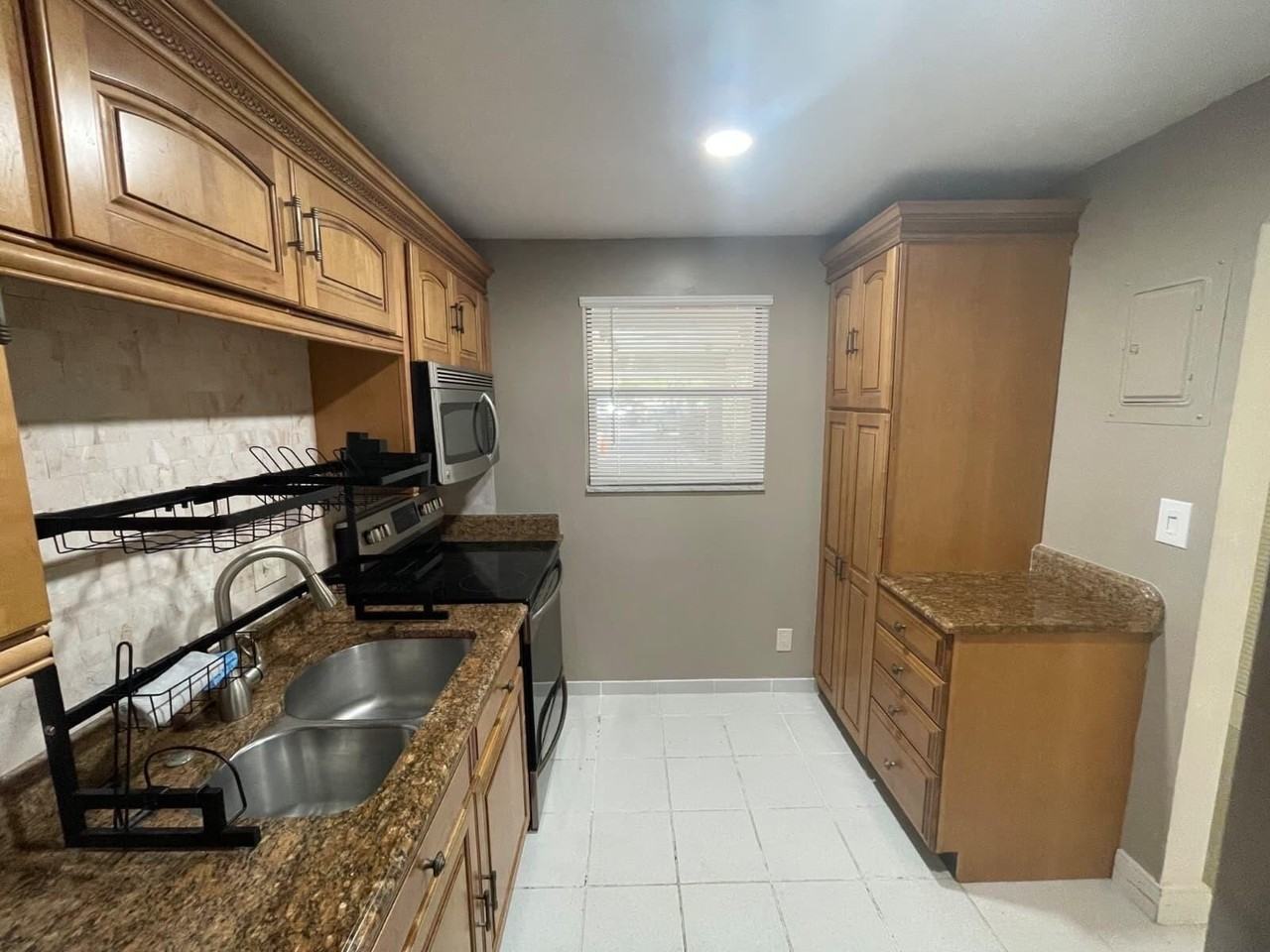 2322 S Cypress Bend Dr #110 - Photo 5 of 12