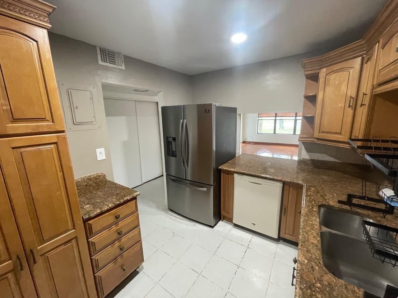 2322 S Cypress Bend Dr #110 - Photo 6 of 12