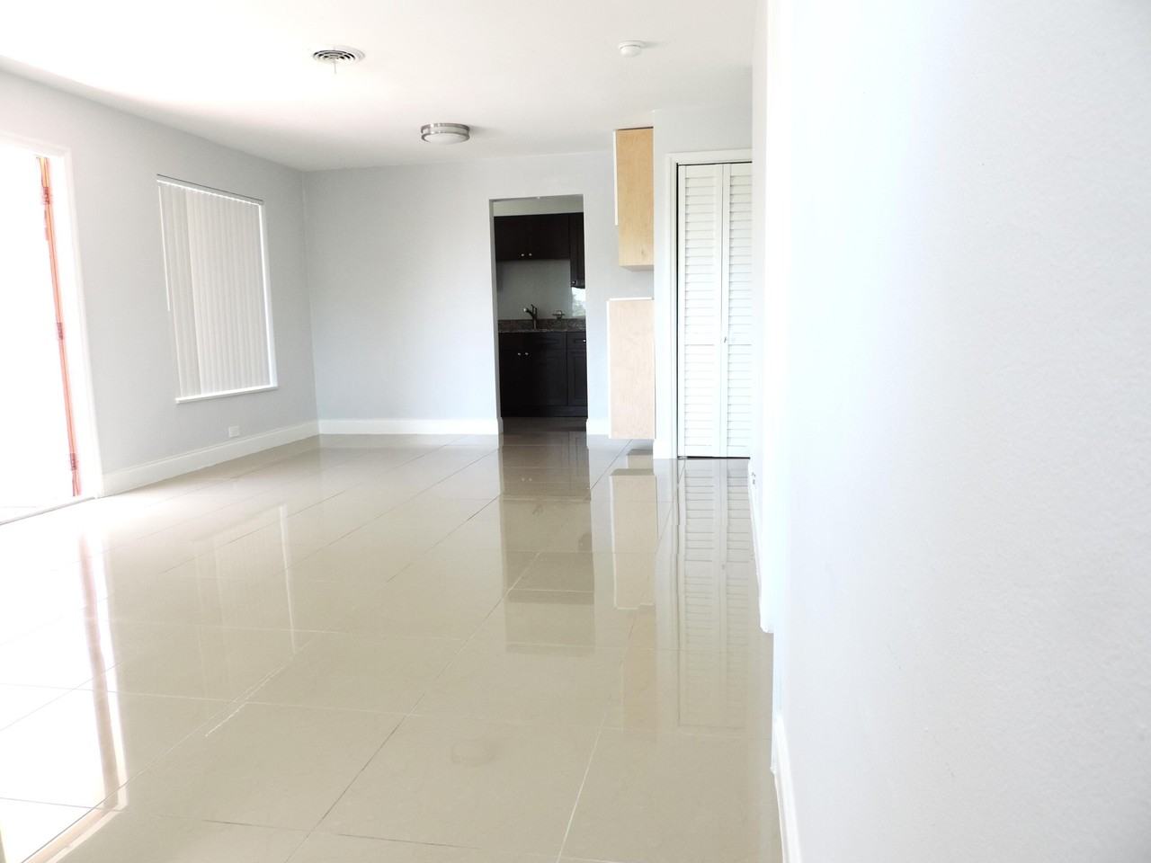 915 Se 22nd Ave - Photo 6 of 30