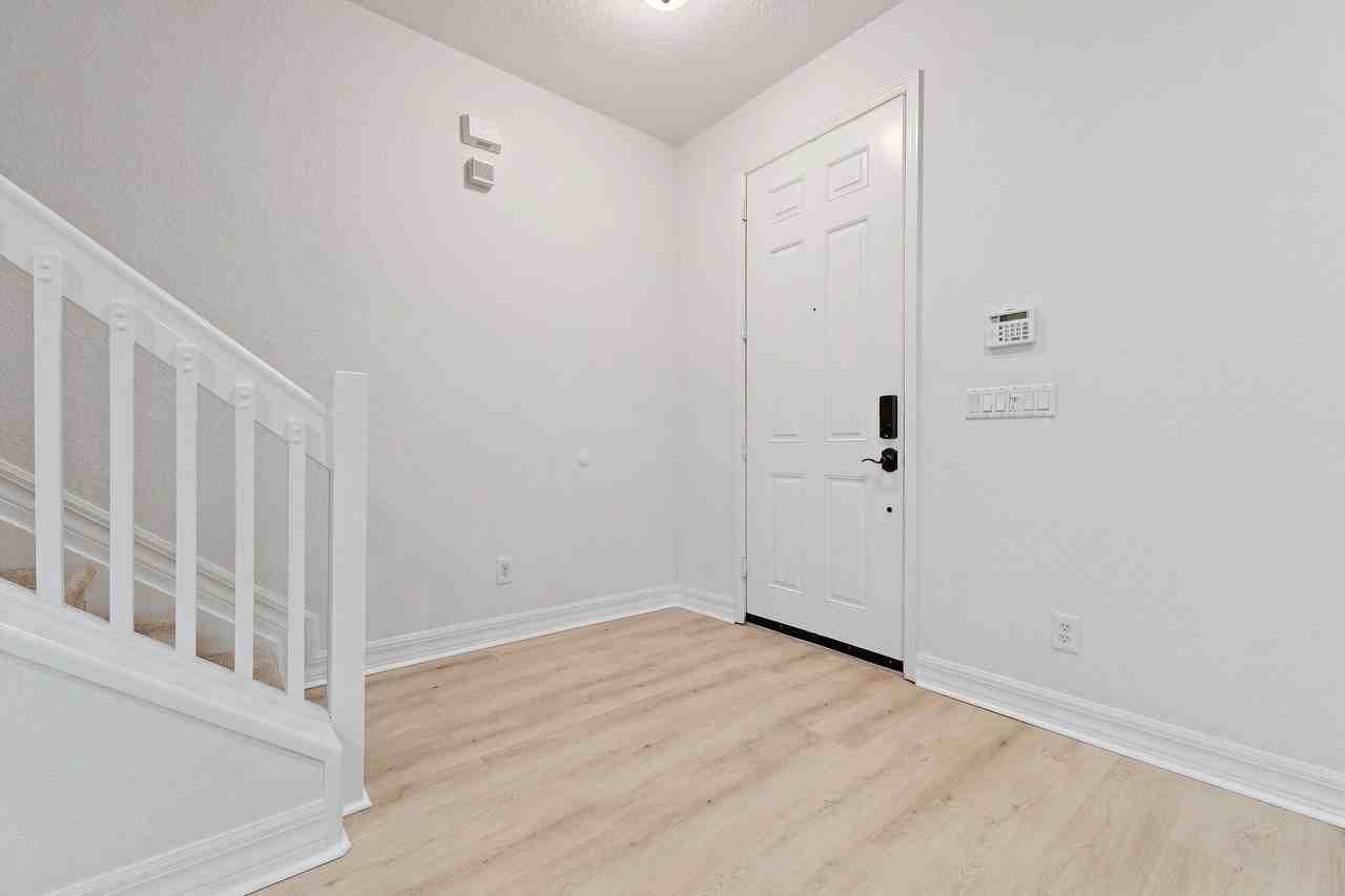 150 Lismore Ln - Photo 6 of 46