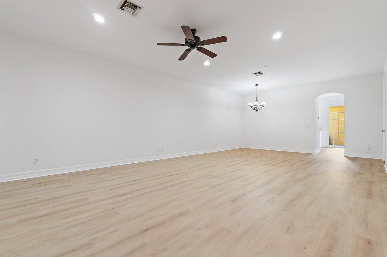 150 Lismore Ln - Photo 7 of 46