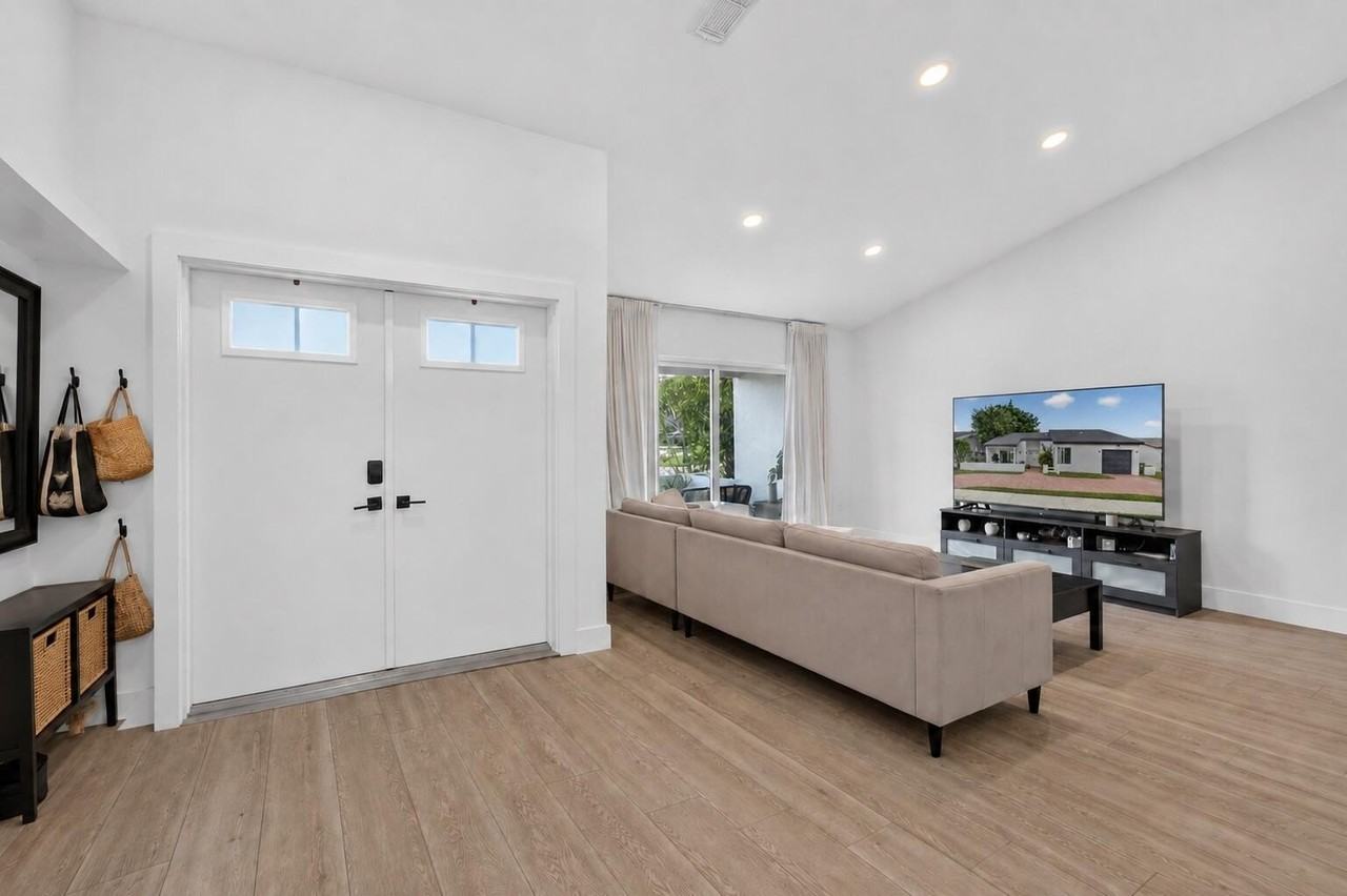 16709 Sw 5th Ct - Photo 3 of 45