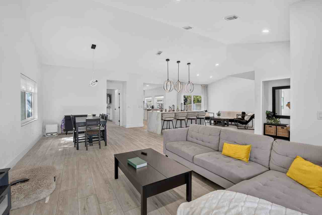 16709 Sw 5th Ct - Photo 6 of 45