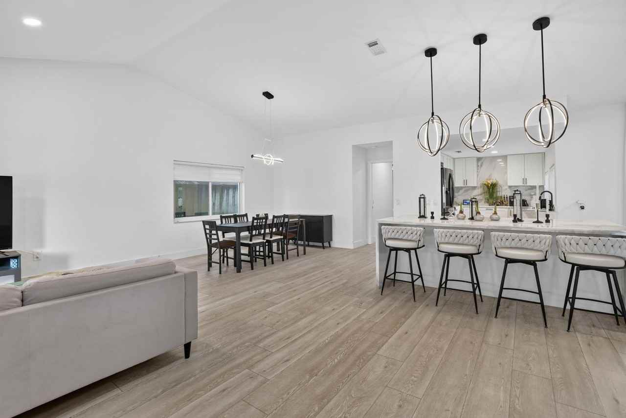 16709 Sw 5th Ct - Photo 7 of 45