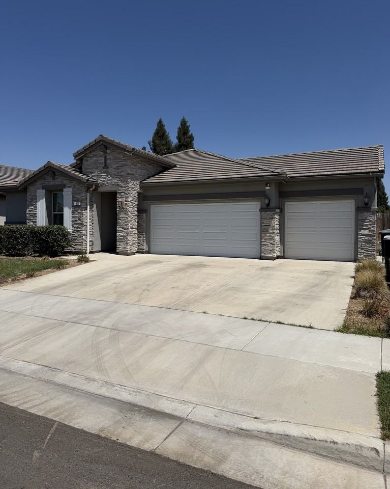 1908 E Monte Vista Ave #1 - Photo 2 of 50