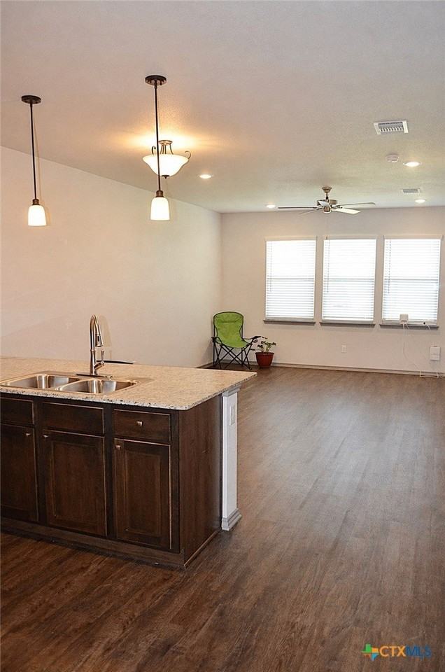 334 Green Valley Dr - Photo 4 of 26